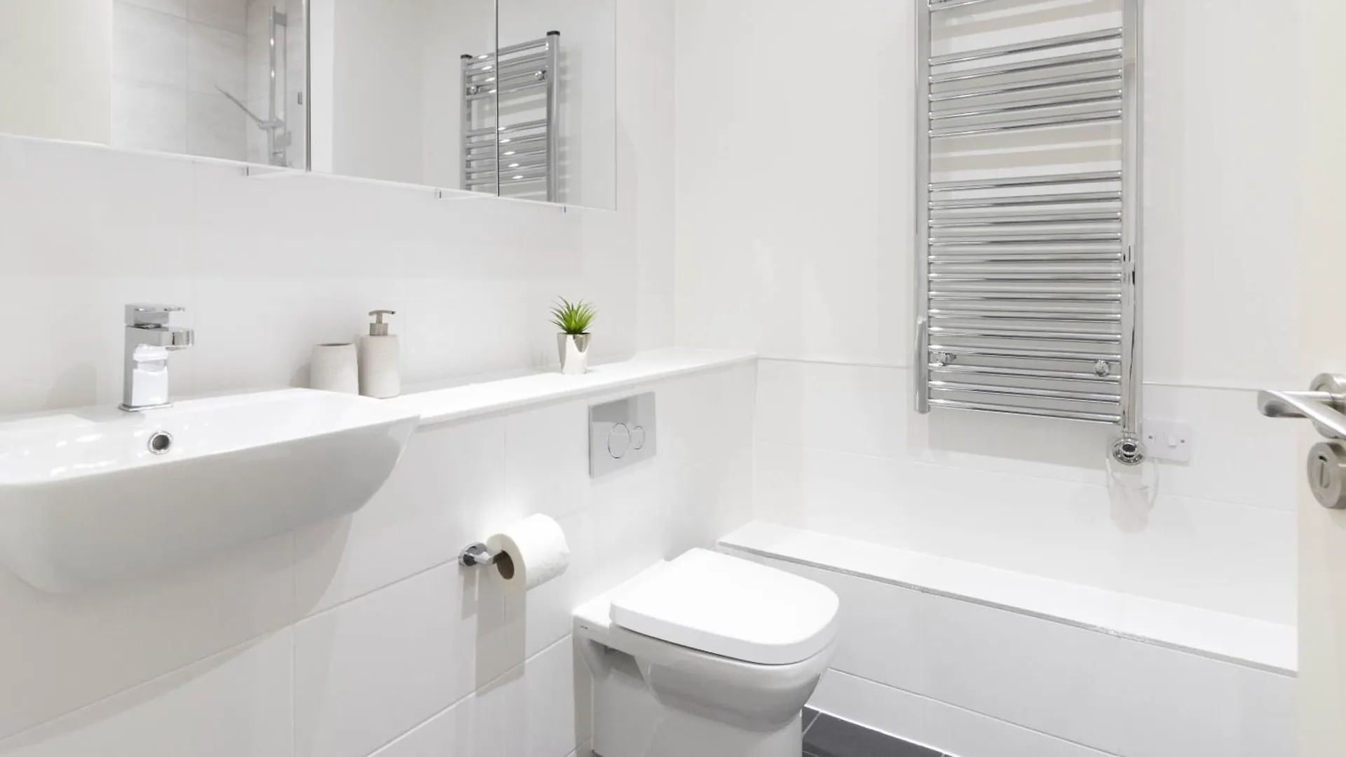 Ferienwohnung Linacre 1&2 - One And Two Bed Flat Behind The Cathedral With Free Parking And Fast Wifi Exeter