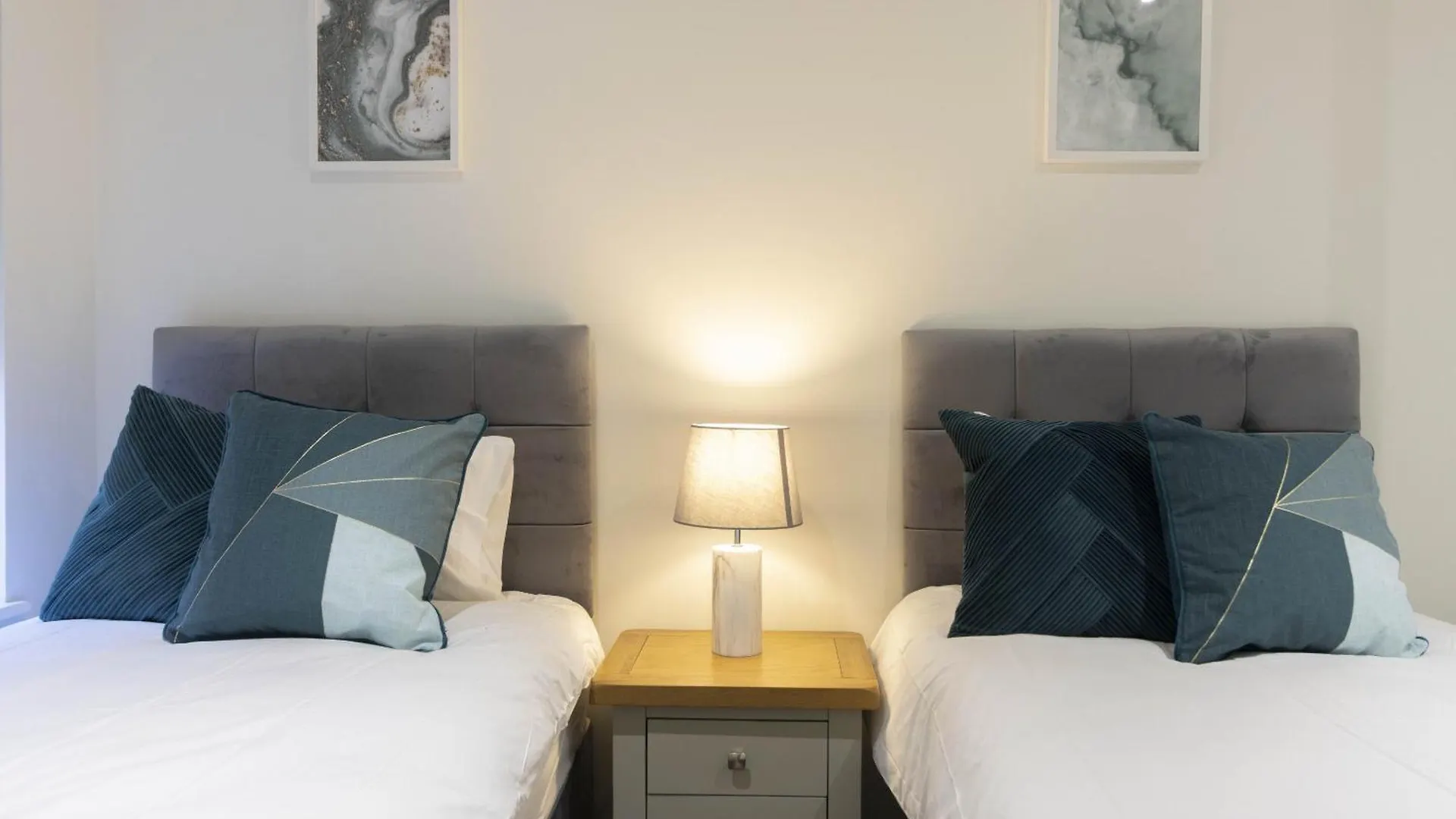 Ferienwohnung Linacre 1&2 - One And Two Bed Flat Behind The Cathedral With Free Parking And Fast Wifi Exeter